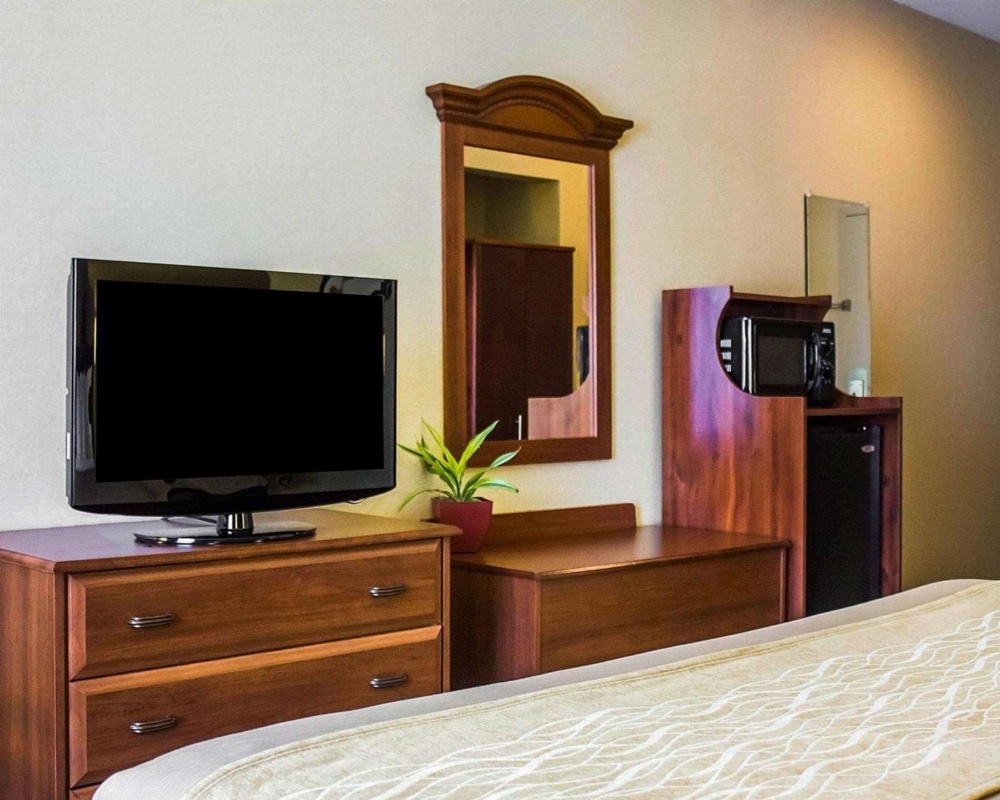 Comfort Inn Guilford near I-95